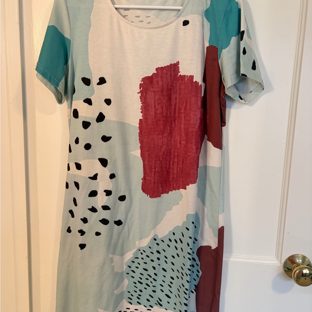 Abstract Patterned T-Shirt Dress